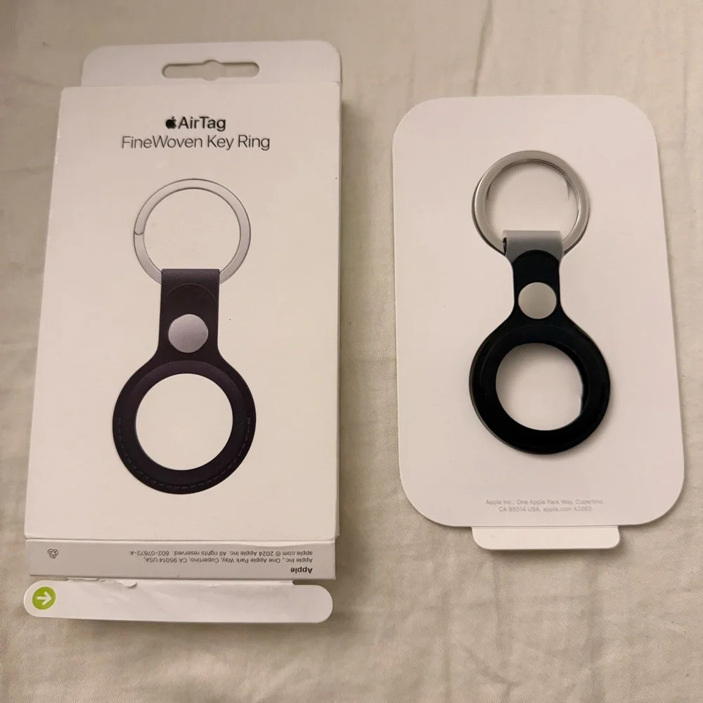 APPLE AIR TAG FineWoven Key Ring
